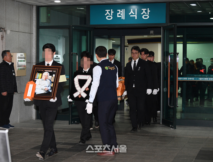 [포토] 고(故) 이순재 발인 ‘편히 잠드소서’