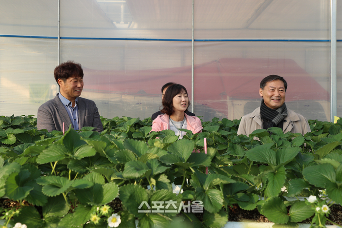 전춘성 진안군수, 샤인머스캣 등 재배 농가 방문...현장 중심의 소통 행정 펼쳐