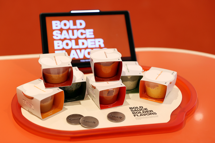 34년 소스 장인의 변신… 교촌 DNA 담은 ‘소싯’, 낮을 공략하다 [SS현장]