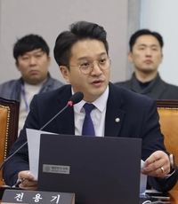 ‘불법 외국인 가이드’, 문화유산 출입 막는다!