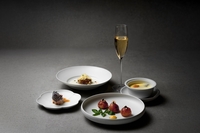 롯데호텔 서울, 연말 한정 미식 프로모션 오픈 “2025 베스트 메뉴 총출동!”