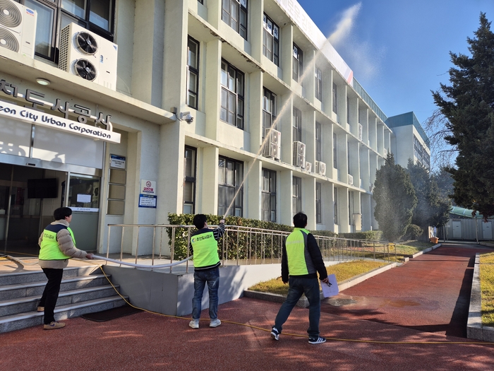 춘천도시공사, 장애인 대피 중심 합동소방훈련 실시