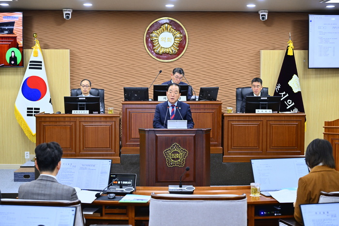 이병선 속초시장이 28일 제349회 속초시의회 제2차 정례회 제1차 본회의에서 시정연설을 하고 있다. 사진|속초시청