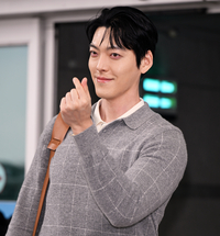 ‘순간 속에 빛난 매너와 부드러움’ 김우빈, 신민아의 마음을 훔친 이유를 알겠어! [이주상의 e파인더]