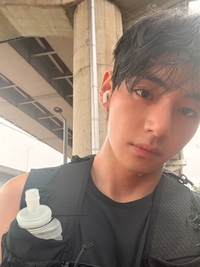 방탄소년단 뷔, ‘점점 더 조각이 되어가는’ 비주얼