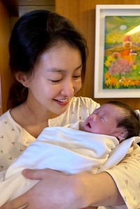 이시영, 하혈로 긴급 수술→1.9kg 득녀…“달려와 준 지인들 덕분에 극복”