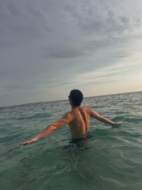 박서준, 성난 등근육에 시선 집중!...‘드라마 첫방 D-7’