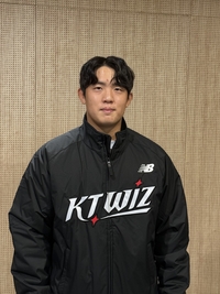 모든 부모가 좋아할 표본 선수→‘책’ 꾸준히 읽고, “홈런 40개 칠 것”…KT에 지성 갖춘 거포 등장 [SS수원in]