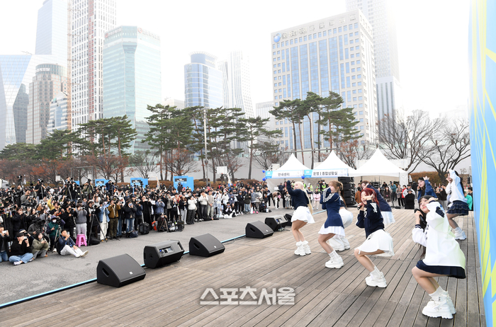 [포토]세이마이네임, 스포츠서울 하프마라톤 축하 공연