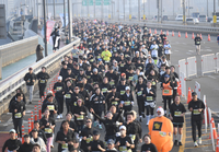 [포토] 마포대교 건너는 러너들