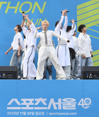 [포토]스포츠서울 하프마라톤 축하공연하는 싸이커스