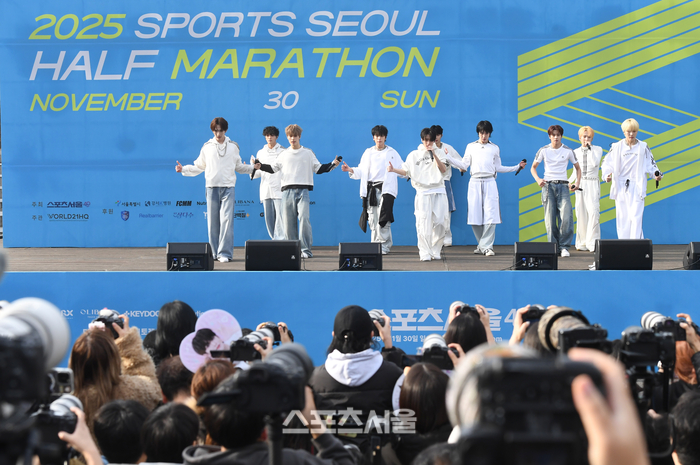 [포토]스포츠서울 하프마라톤, 사이커스의 축하공연