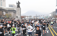 [포토] 스포츠서울 하프 마라톤 ‘이순신 장군의 정기 받아’