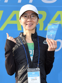 [포토]스포츠서울 하프마라톤 1위 차지한 김은아 씨