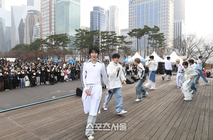 [포토]사이커스, 스포츠서울 하프마라톤 축하 무대에