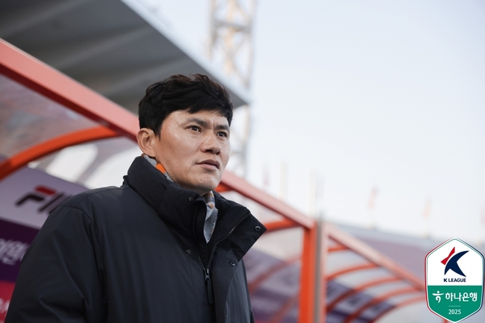 수석코치로 준우승→바통 받아 5위, 정경호 감독의 1년 차는 내용+결과까지 ‘대성공’…차세대 사령탑으로 ‘급부상’[SS포커스]