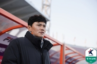 수석코치로 준우승→바통 받아 5위, 정경호 감독의 1년 차는 내용+결과까지 ‘대성공’…차세대 사령탑으로 ‘급부상’[SS포커스]