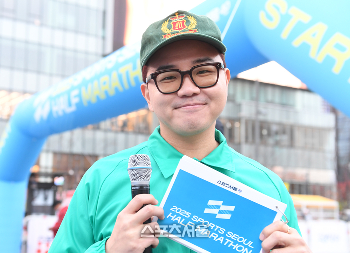 [포토]스포츠서울 하프마라톤 MC 맡은 김승진