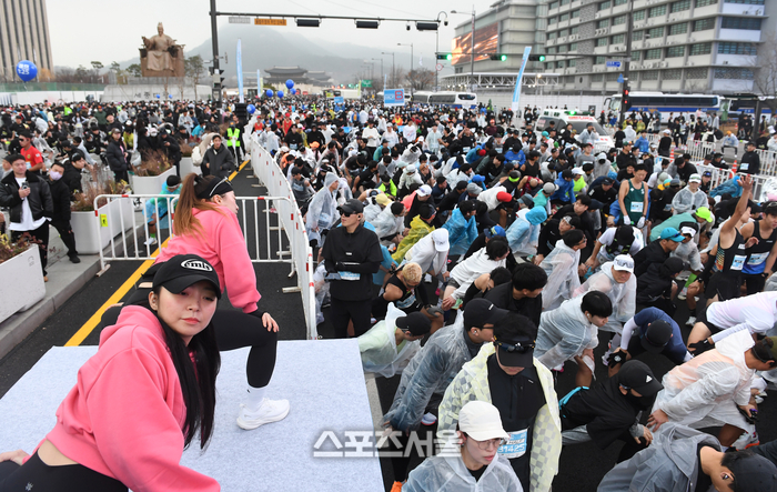 [포토]스포츠서울 하프마라톤 출발 준비하는 참가자들