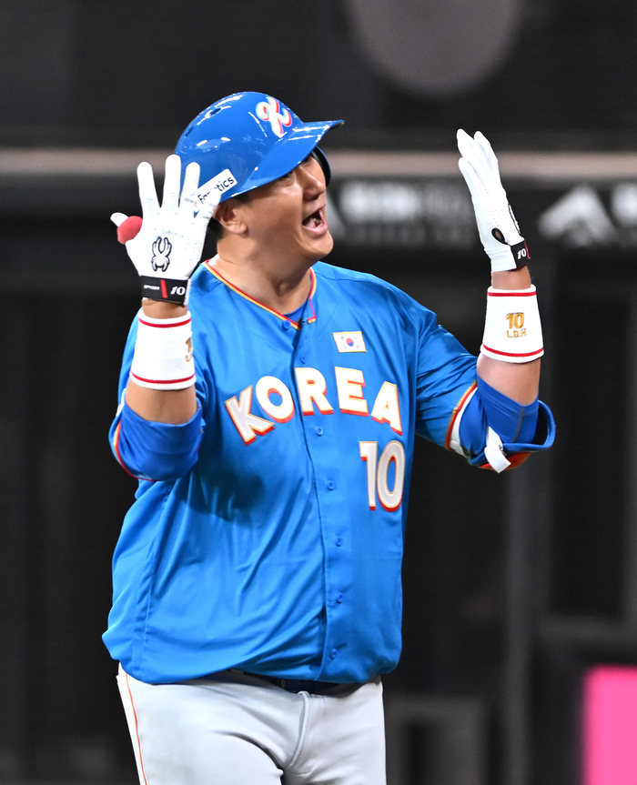 ‘2루타-2루타-홈런’ 이대호의 예고 홈런 “이종범 선배에게 홈런 친다고 말했는데…”