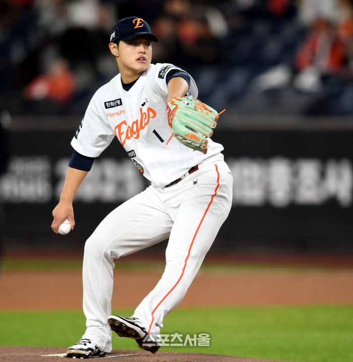 한화 선발투수 문동주가 대전 한화생명 볼파크에서 열린 2025 KBO 한국시리즈 5차전 LG와 경기에서 역투하고 있다. 대전 | 최승섭기자 thunder@sportsseoul.com