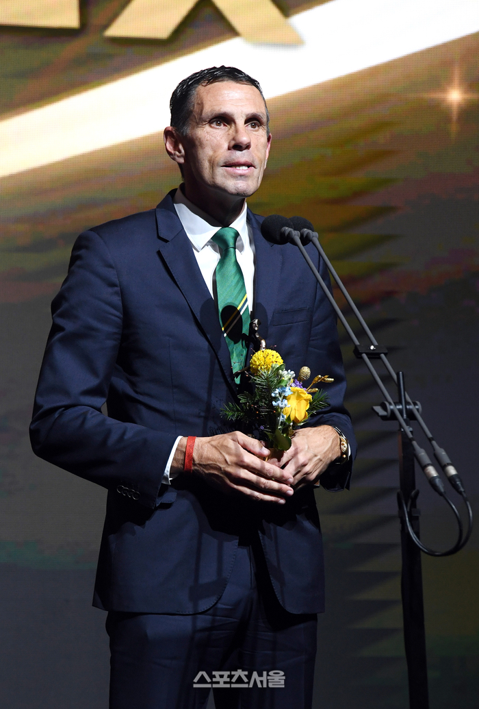 [포토]K리그1 감독상 수상한 전북 거스 포옛 감독