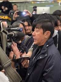 K리그 시상식에 등장한 신태용 전 감독 “표현 과했다, (정)승현이에게 미안…다른 폭행-폭언 있으면 감독 안 해”[SS현장]