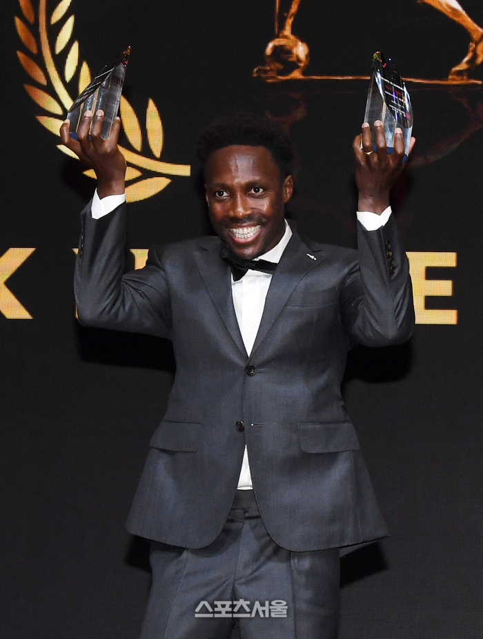 [포토]인천 제르소, 트로피 두 개 들고!