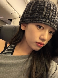 아이브 안유진, 데뷔 4주년 자축… 수수한 일상 속 독보적 아우라