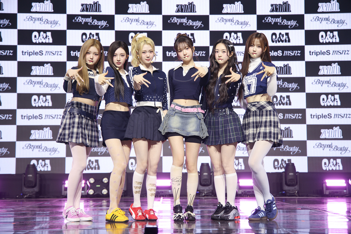 “인기가, 어마어마”…미소녀즈, 36만장 팔았다