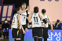 ‘여제’ 박지수 공백에도 ‘선두 싸움’ KB, 강이슬이 버텨준다→1위 경쟁 ‘핵심’ [SS스타]