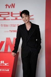 정경호 “판사는 처음…‘사자 직업’ 전문? 저승사자는 안 해봐”