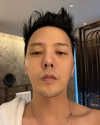 지드래곤, ‘라이브 혹평’ 무색케 한 MAMA 4관왕... 수염 난 민낯으로 ‘쿨’한 인증