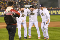 [공식] ‘통합 챔피언’ LG, ‘외국인 삼총사’와 전원 재계약 완료…‘왕조 건설’ 신호탄