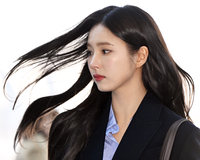 신세경, 럭셔리 브랜드 행사 참석차 이탈리아행…세련된 공항패션 ‘시선집중’ [이주상의 e파인더]