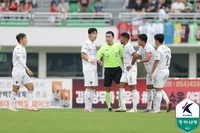 원고지 10매 분량 말해놓고 “인터뷰인 줄 몰랐다” 오리발, KFA 홍보실마저 “부적절 처사” 지적…정치 심판의 한심한 민낯[SS포커스]