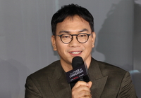 ‘자백의 대가’ 이정효 감독 “‘댓가’라 하고 싶었지만…중의적 표현 담아” [SS현장]
