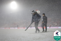 [속보]부천FC-수원FC의 승강 PO 1차전, 사상 초유의 ‘폭설’로 취소…1차전은 5일 열릴 예정