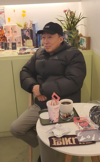 “동네 아저씨인가 했더니…이성민이었다” 생일카페 기습 방문에 팬들 감동!