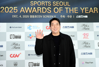 KT 김현수 ‘미소 활짝’ [올해의 상]