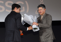 노경은의 성취상 축하하는 이숭용 감독[올해의 상]