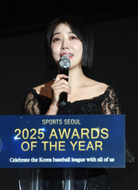 [포토]‘스포츠서울 올해의 상’ 진행하는 MC 하지영