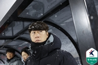 ‘폭설’로 하루 밀린 승강 PO 1차전…수원FC도 부천도 라인업 동일 “유불리보다 양 팀 다 똑같은 상황”[현장인터뷰]