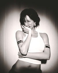 ‘솔로퀸’ 화사, 매혹적인 비주얼