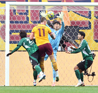 [포토]헤더로 동점골 넣는 광주 프리드욘슨