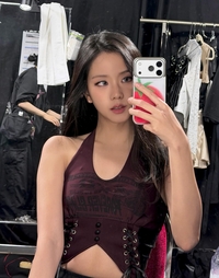 블랙핑크 지수, 청순·시크·카리스마 넘나드는 ‘팔색조 매력’