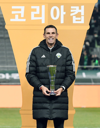 [포토]전북 포옛 감독, 코리아컵 우승 감독상 수상