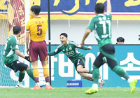 [포토]선제골 전북 이동준, 더블 가자!
