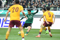 [포토]전북 송민규, 강력한 오른발 슛