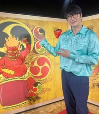 성시경, ‘고려청자 패션’에 재치 넘치는 해명...“다음에는 조선백자”